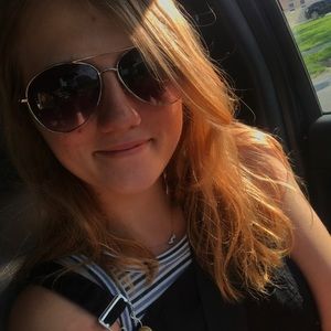 Meet your Posher, Cortncortney